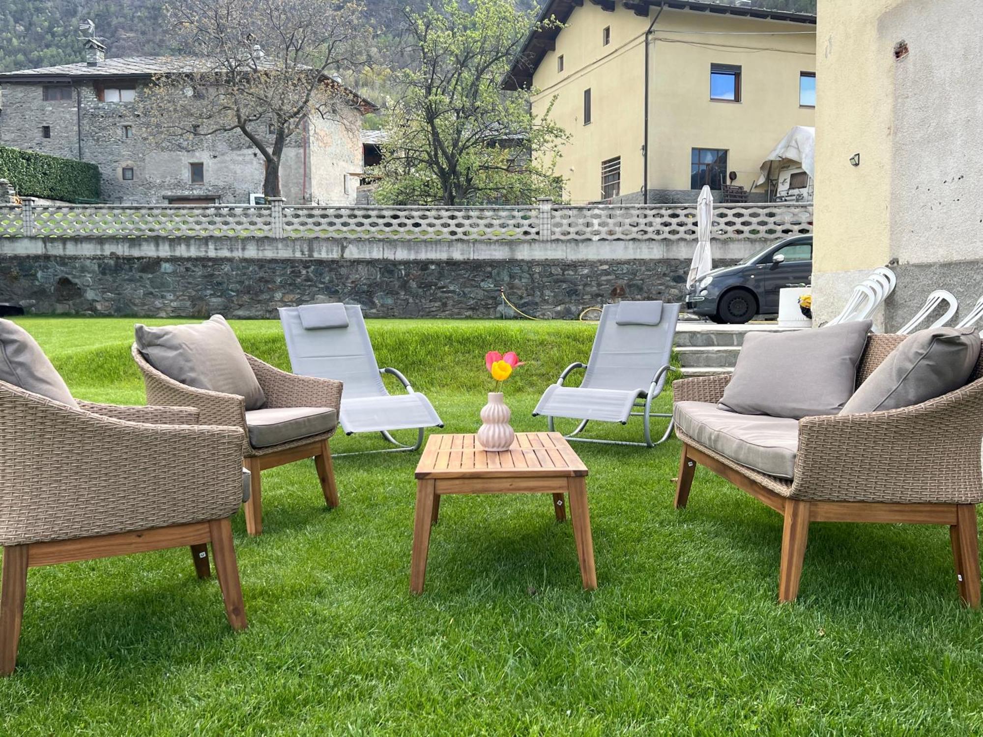 La Rose Du Prevot Apartment Fenis Exterior foto